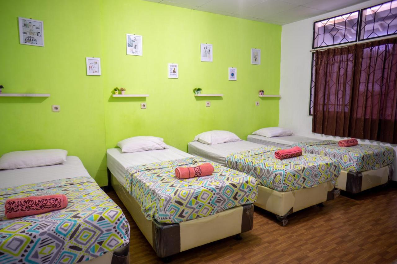 Zenrra Backpacker Hostel Bandung Exterior foto